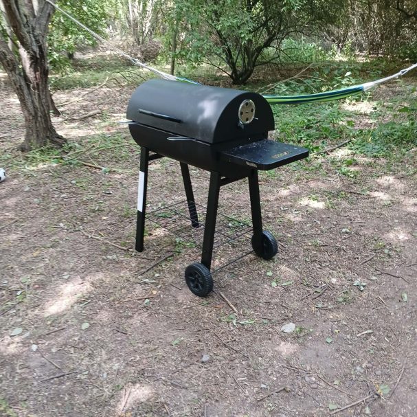 Barbecue à disposition